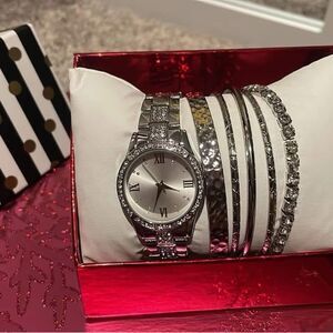 Woman’s Elegant Silver Watch and Bracelet Set NEW